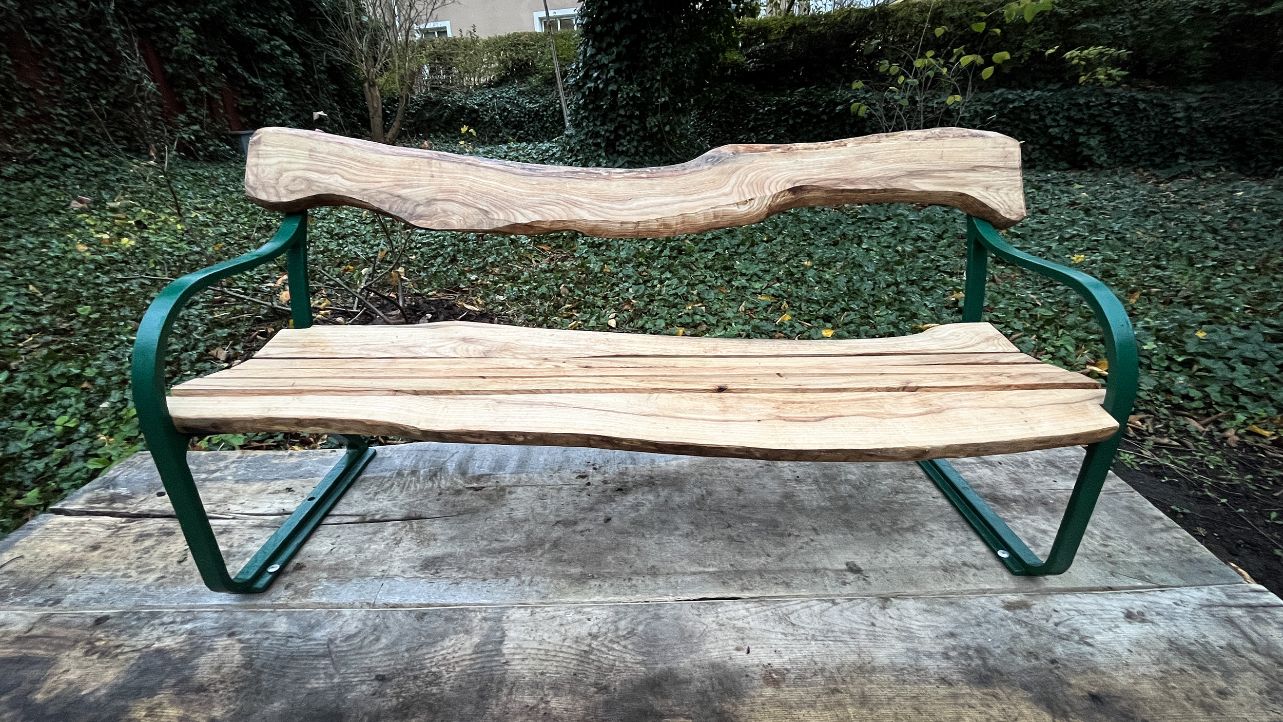 Gömda parken bänk.jpg