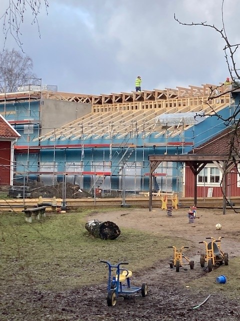 Vecka 5 - snart ett tak på plats.jpg