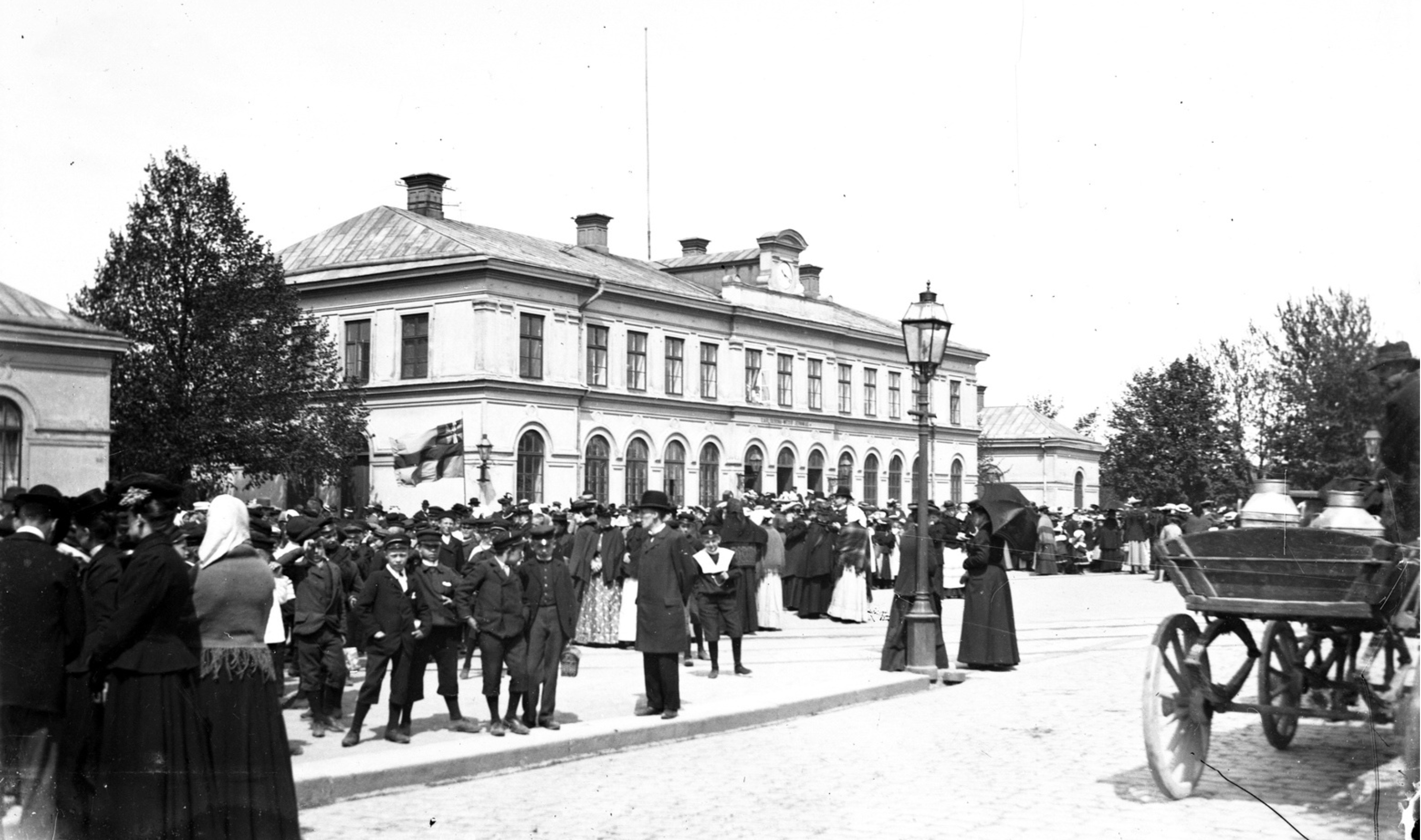 Östra Pottholmen – Stationstorget historiskt.jpg